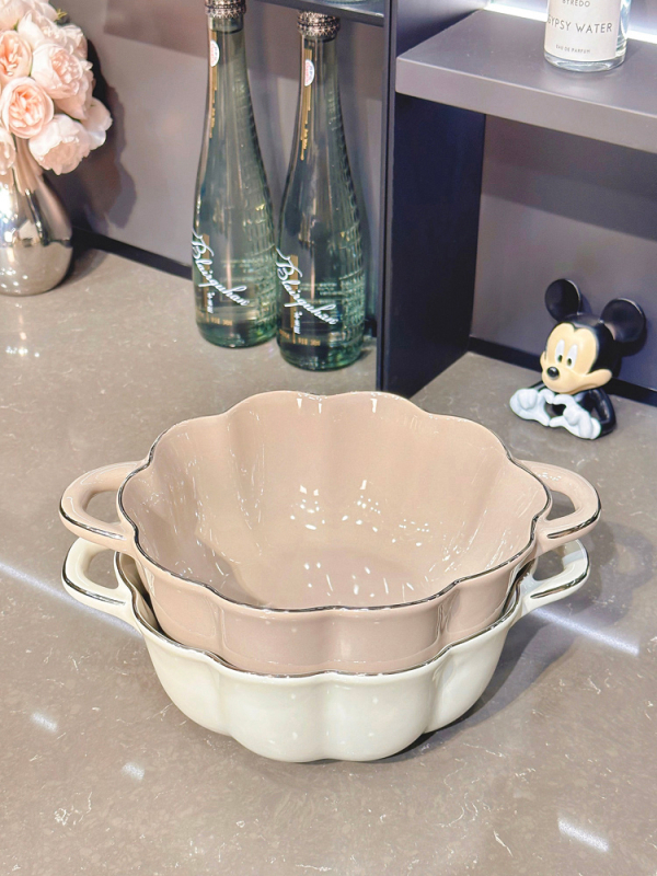 Keramický jedálenský set v nordickom štýle so krajkovým okrajom: tanier, miska a jedálenské paličky — darček pripravený