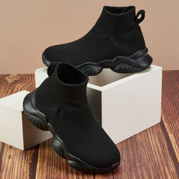 Slip-on sportiniai bateliai su Flyknit viršuje, kvėpuojanti tinklinė medžiaga, smailus pirštas, EVA padukas