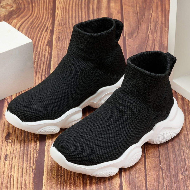 Slip-on sportiniai bateliai su Flyknit viršuje, kvėpuojanti tinklinė medžiaga, smailus pirštas, EVA padukas