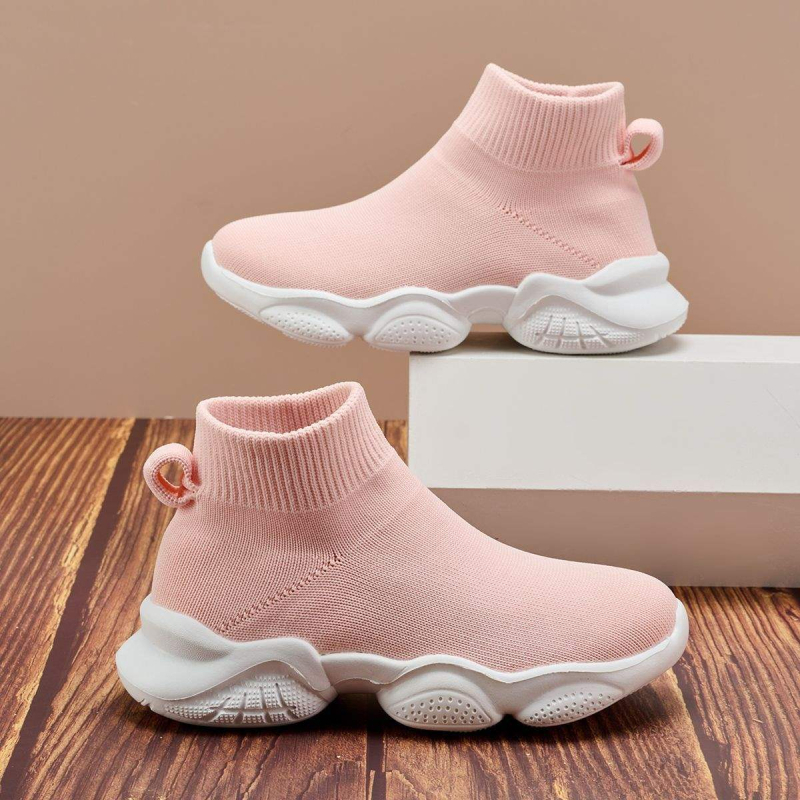 Slip-on sportiniai bateliai su Flyknit viršuje, kvėpuojanti tinklinė medžiaga, smailus pirštas, EVA padukas