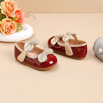 Meitenēm paredzētas plakankrāsu kurpes ar Velcro aizdari, zems augšējais profils, Super Fiber augšdaļa, gumijas zole, PU iekšējā