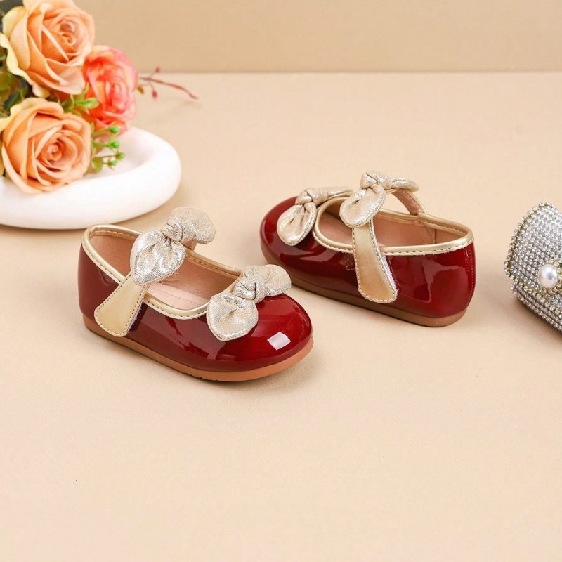 Meitenēm paredzētas plakankrāsu kurpes ar Velcro aizdari, zems augšējais profils, Super Fiber augšdaļa, gumijas zole, PU iekšējā