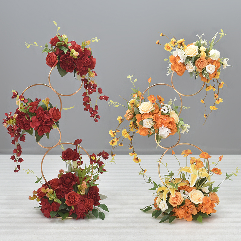 Donut tvarovaný ozdobný kovový kvetinový doplnok so hodvábnymi margarétami