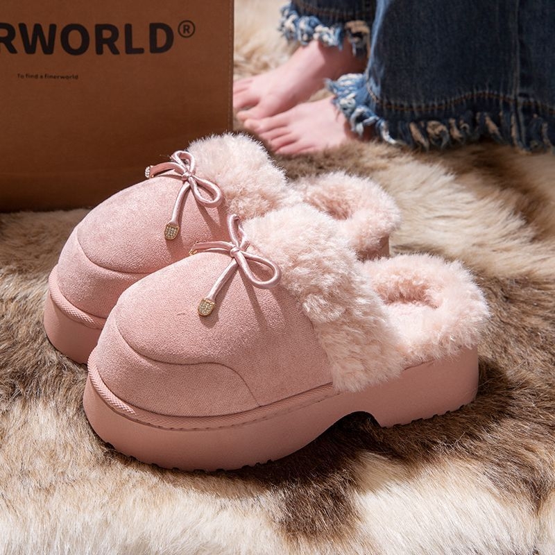 Moteriškos šlepetės su dirbtinio zomšos viršutine dalimi, uždaras pirštas, vidinis pūkų pamušalas, PVC padas žiemai ir rudeniui