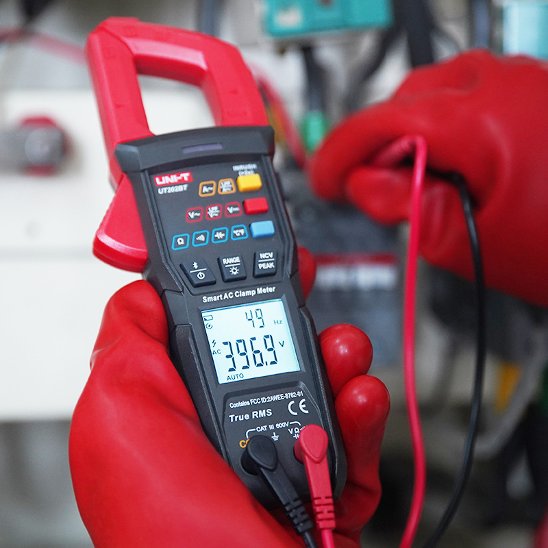 UNI-T UT202S Digitálny kloštový merací prístroj s automatickým rozsahom AC/DC, 600 V, 600 A, 6 MΩ