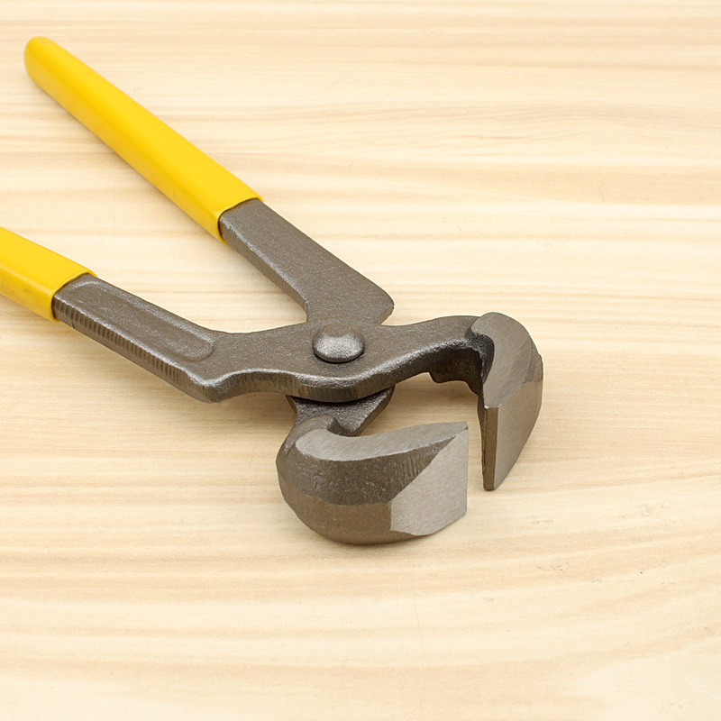 Плоскогубци за изваждане на пирони, горна и плоска челюст, високовъглеродна стомана, тегло 220 г / 250 г / 360 г