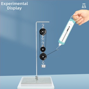 Fyzikálne učebné pomôcky: sada kladiek pre výučbu s držiakom a kovovými háčikmi, dynamometer (Kov)