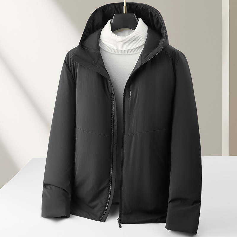 Vyrinė žieminė striukė su gobtuvu, išorė 100% nailonas/poliamidas, pamušalas 100% nailonas/poliamidas, užpildas poliesterio pluoštas, užtrauktukas, storas šilumos užpildas