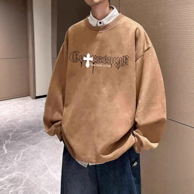 Пуловер от суед велур, кръгло деколте, къси ръкави, принт, свободен силует