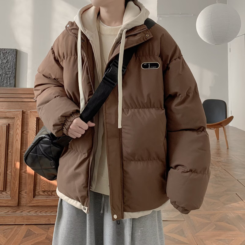 Vyrinė medvilninė pūkinė striukė su gobtuvu, poliesterio užpildas ir pamušalas, priekyje užtrauktukas, šoninės kišenės