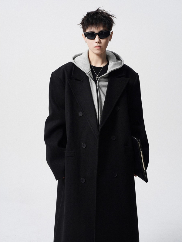 Vilnonis paltas, vidutinio ilgio, vienos eilės užsegimas, kaklo stiliaus apykaklė