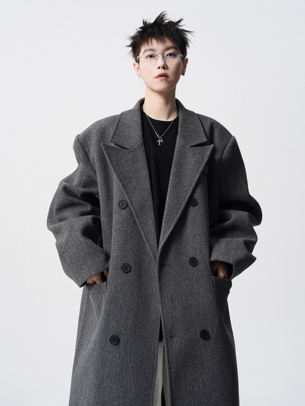 Vilnonis paltas, vidutinio ilgio, vienos eilės užsegimas, kaklo stiliaus apykaklė