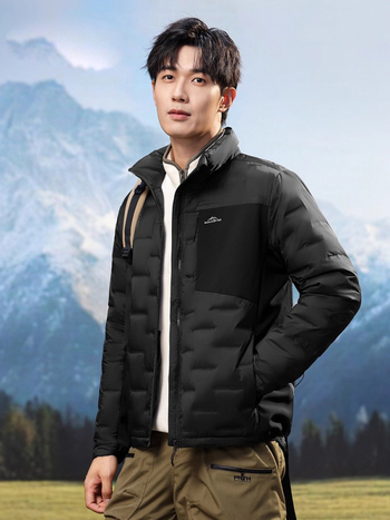 Мъжко късо леко пухено яке със стойка яка — пълнител White Duck Down, Fill Power 550, Down Content 91–95%, лека студоустойчивост (-5°C до 0°C)