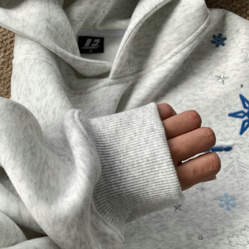 Kapuljačom hooded džemper s izšivkom pahulja snijega i zvijezda, slobodan kroj, pamuk 31–50%, bočna džep