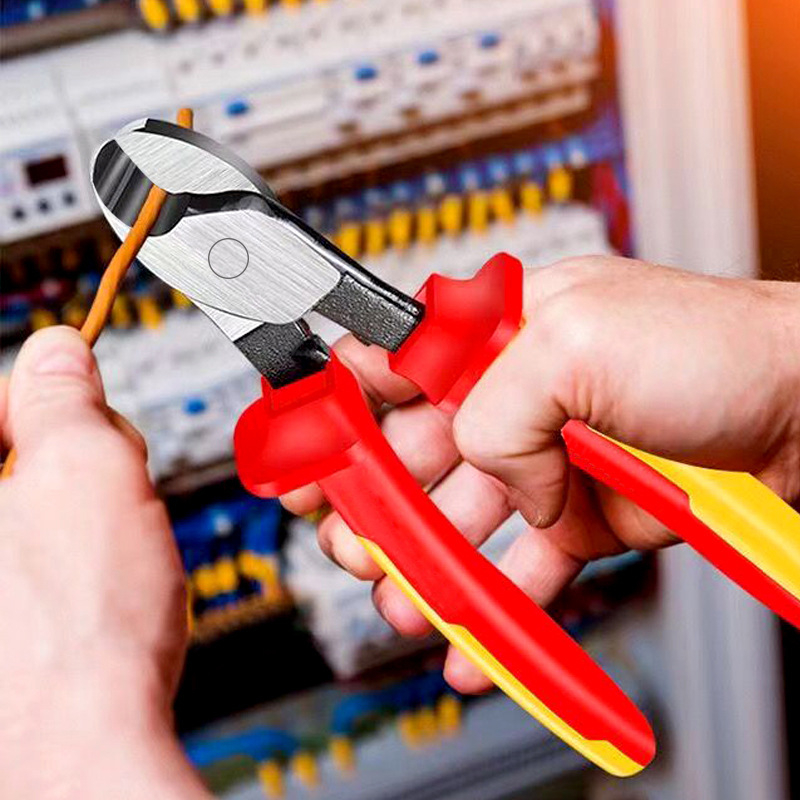 Izolované viacúčelové elektrikárske kliešte, ihlová špička, odizolovač káblov, chróm-molybdenová oceľ, hmotnosť 0,2 kg