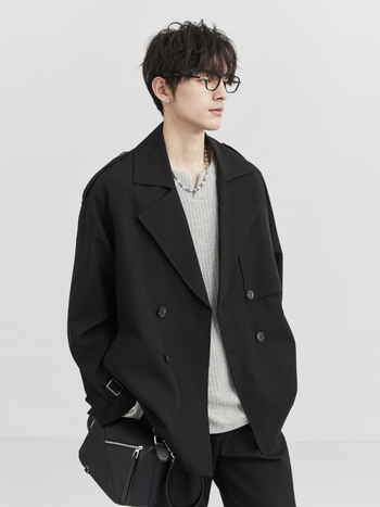 Kórejská verzia krátkeho kabáta, dvojradové zapínanie, golier v štýle Western, voľný strih, jednobarevný, 100% polyester vrchný materiál a podšívka, na jar a jeseň.