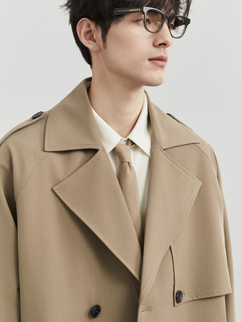 Kórejská verzia krátkeho kabáta, dvojradové zapínanie, golier v štýle Western, voľný strih, jednobarevný, 100% polyester vrchný materiál a podšívka, na jar a jeseň.