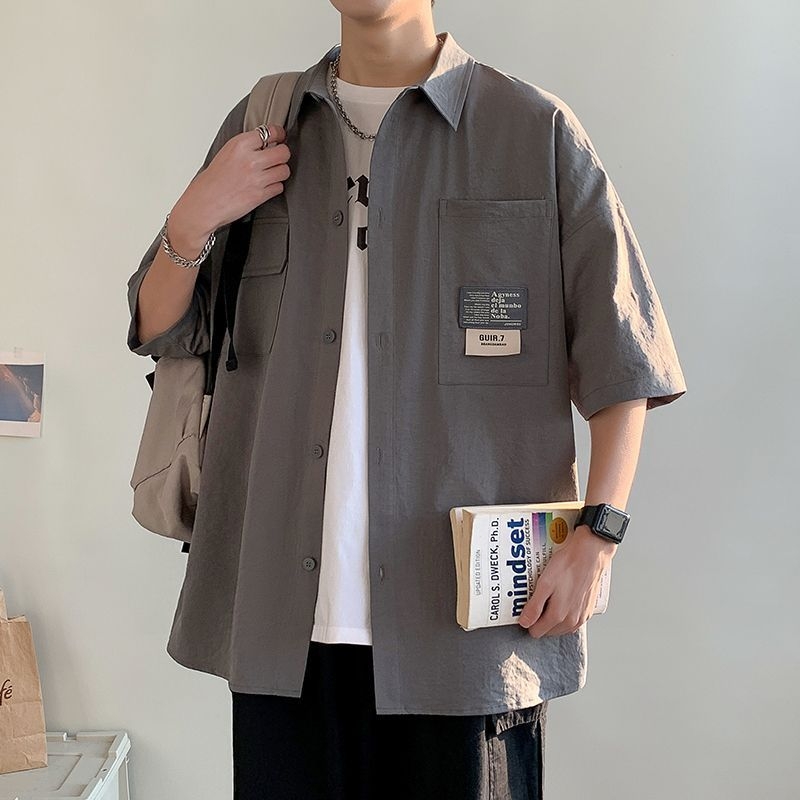 Meeste lühikeste varrukatega särk, hingav polüester, vaba lõige, ühestoon, tasku detail, Hongkongi stiil, suvine igapäevane särk
