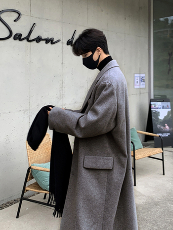 Kórejský štýl, voľný strih, hrubý vlnený kabát, jednoradové zapínanie, golier typu saka, 90% polyester