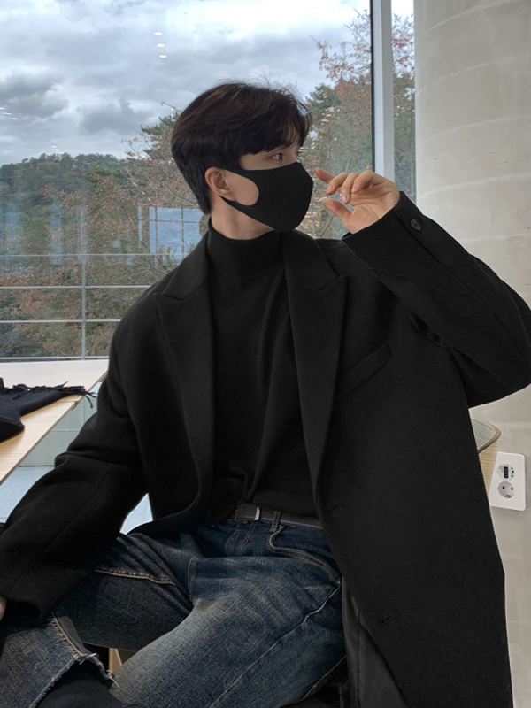 Kórejský štýl, voľný strih, hrubý vlnený kabát, jednoradové zapínanie, golier typu saka, 90% polyester