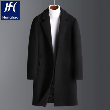 Vlnený kabát, mestský štýl, úzka silueta, hrubšia vlna, jednoradové zapínanie, V golier, podšívka z polyesteru
