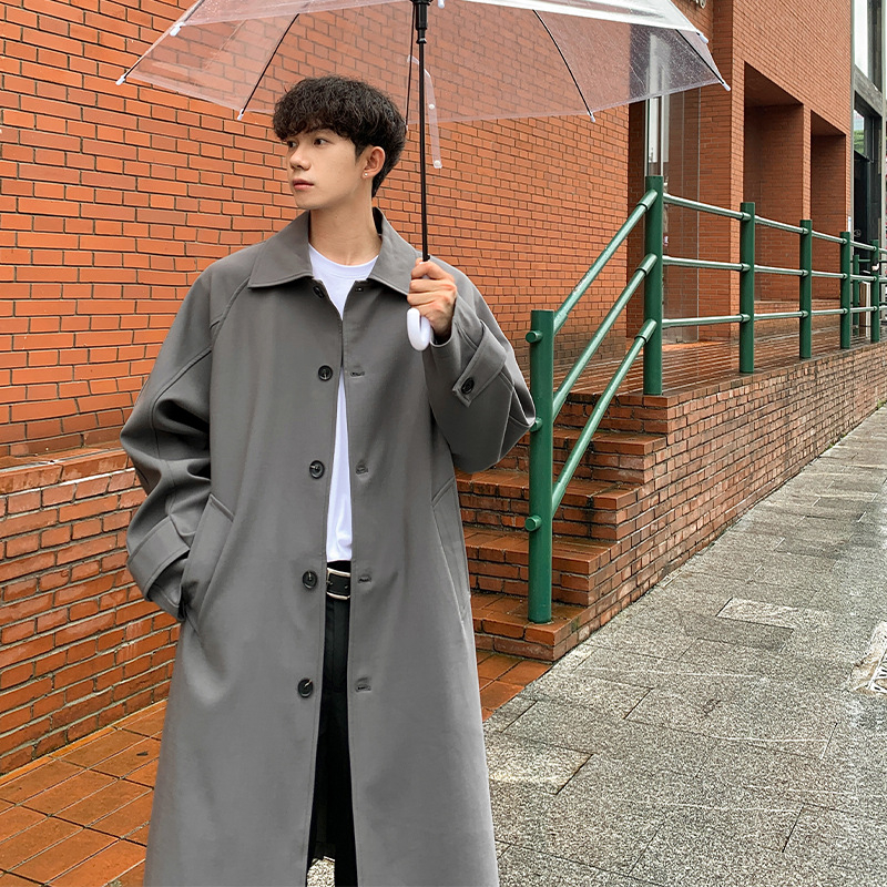 Pánska stredne dlhá vetrovka v kórejskom štýle, voľný strih, golier s otočením, zapínanie na jeden gomb, jesenné nosenie, dĺžka 80–100 cm