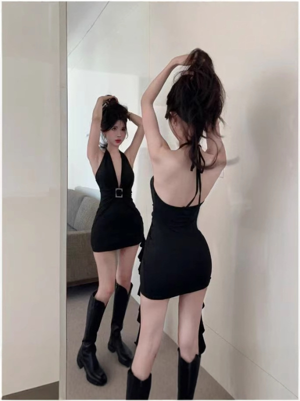 Haldteri kaelaga kleit, sügav V dekoltee, avatud selg, kõrge vöökoht, puusade siluett, poliester-spandex kangas, suvi 2025