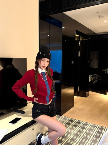 Kootud kardigan (kitsas lõige, polokraag, printsessvarrukaga, pikad varrukad, tavalise pikkusega)