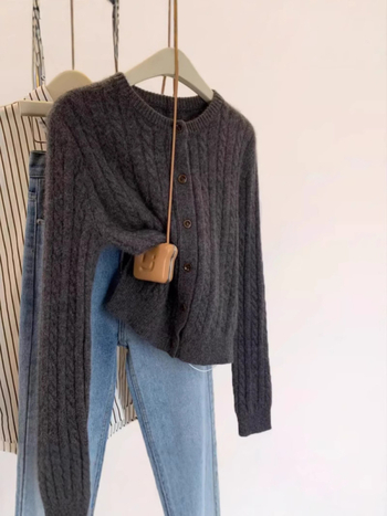 Dámsky vlnený kardigan, 95%+ vlna, guľatý výstrih, twist vzor, dlhé rukávy