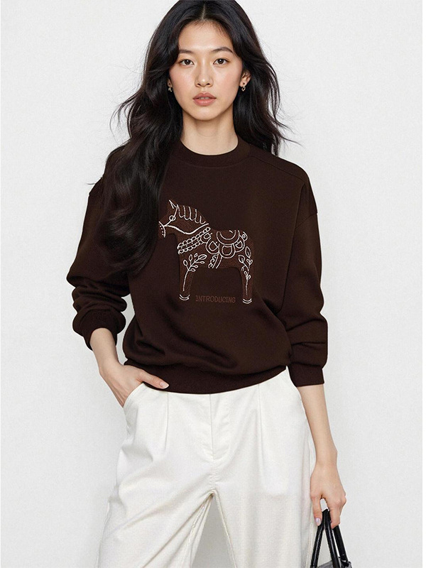 Γυναικείο φούτερ με στρογγυλή λαιμόκοψη, χαλαρή γραμμή, μακριά μανίκια, κανονικό μήκος, με μικρό κέντημα αλόγου