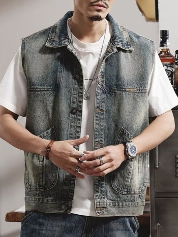 Prúžkovaná corduroy vesta s kapucňou, štýl európsko-americký, úzky strih, dvojradové zapínanie