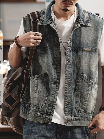 Prúžkovaná corduroy vesta s kapucňou, štýl európsko-americký, úzky strih, dvojradové zapínanie