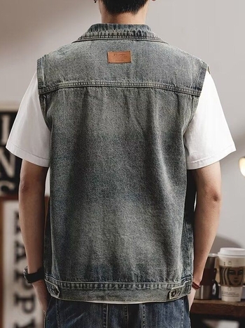 Prúžkovaná corduroy vesta s kapucňou, štýl európsko-americký, úzky strih, dvojradové zapínanie