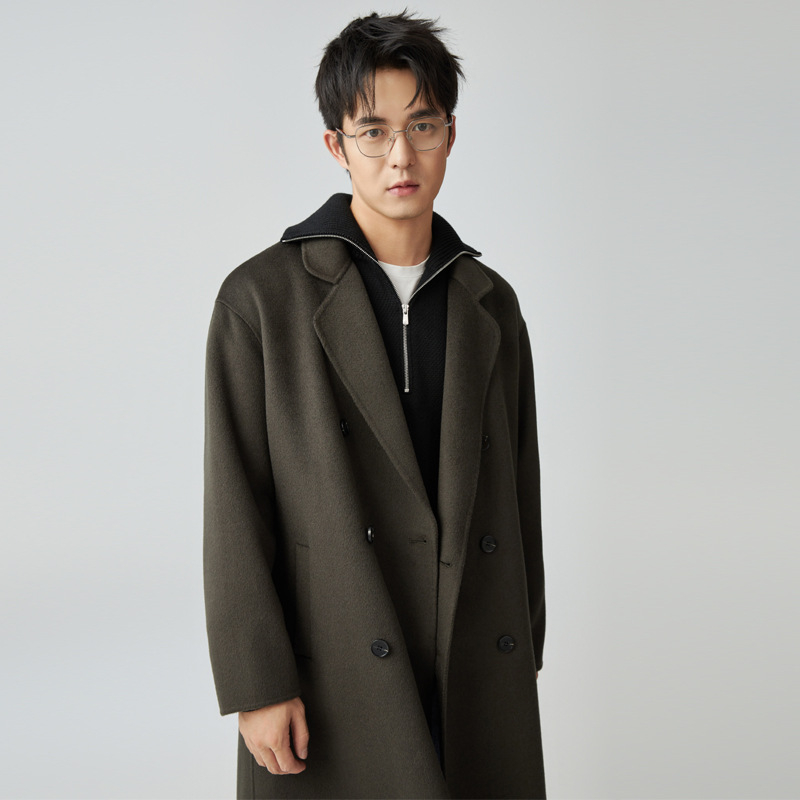 Pánske srsť z čistej vlny, stredná dĺžka, dvojradové zapínanie, obojstranný, klopový golier, vlna >95%