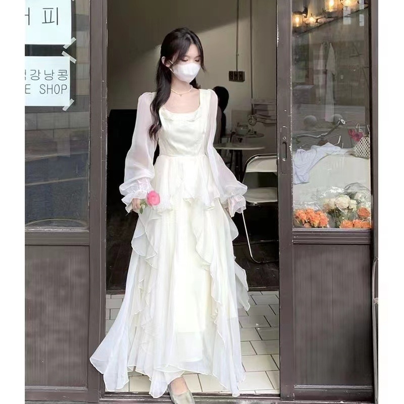Šifon haljina s visokim strukom, dugi rukavi, kvadratni ovratnik, vilinska silueta suknje