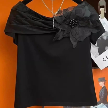 Pamučna majica s floralnim uzorkom, patchwork dizajn, izrez preko jednog ramena, uski kroj.