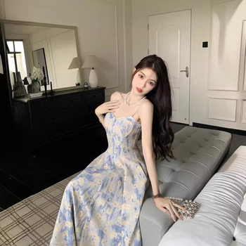 Φόρεμα με γαλλικό στυλ, μπλε floral print σε στιλ λαδιού, χωρίς μανίκια, με τιράντες, μίντι μήκος, ψηλή μέση