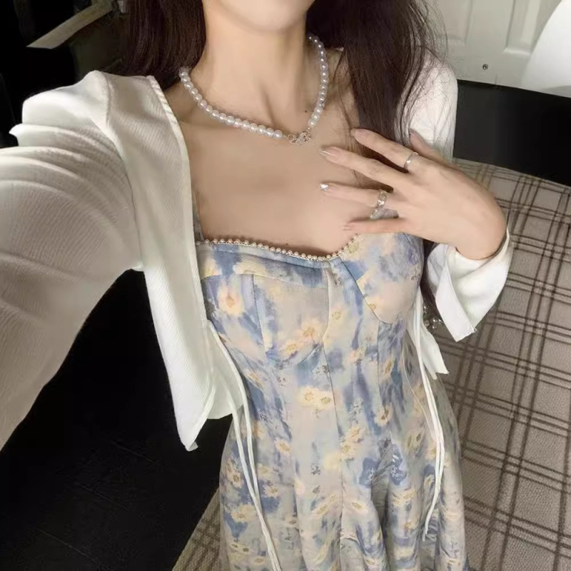 Φόρεμα με γαλλικό στυλ, μπλε floral print σε στιλ λαδιού, χωρίς μανίκια, με τιράντες, μίντι μήκος, ψηλή μέση