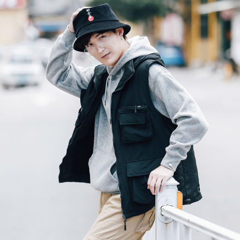 Mužská vesta s kapucňou, flísovou podšívkou a bavlnenou výplňou, s viacerými vreckami, street štýl, voľný strih