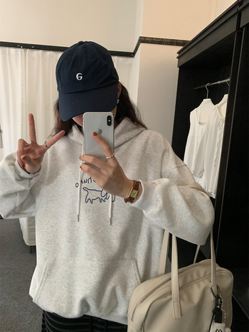 Jaka ar kapuci, anime apdruka, vaļīgs piegriezums, kokvilnas–poliestera maisījums, izšūti ziedi, Korejas stila