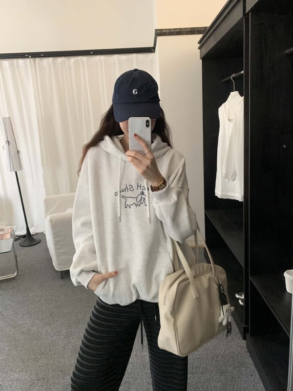 Jaka ar kapuci, anime apdruka, vaļīgs piegriezums, kokvilnas–poliestera maisījums, izšūti ziedi, Korejas stila