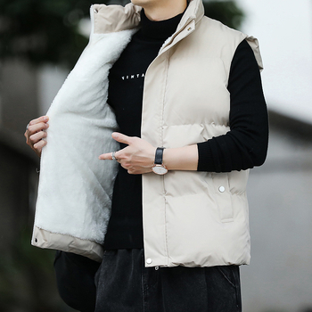 Pánska vesta s flísovou výplňou, stojací golier, predný zips, bez kapucne, bočné vrecká