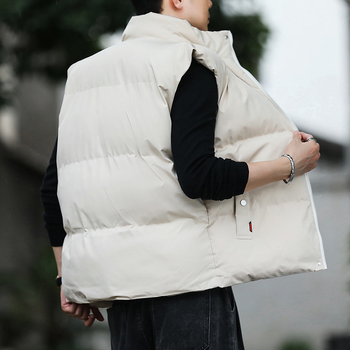 Pánska vesta s flísovou výplňou, stojací golier, predný zips, bez kapucne, bočné vrecká