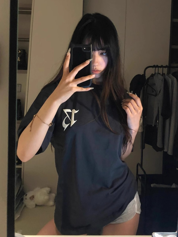 Milk-silk póló, lazán szabott, rövid ujjú, kerek nyakú, szöveges nyomtatás, közép hosszú 65-80 cm, Harajuku stílus