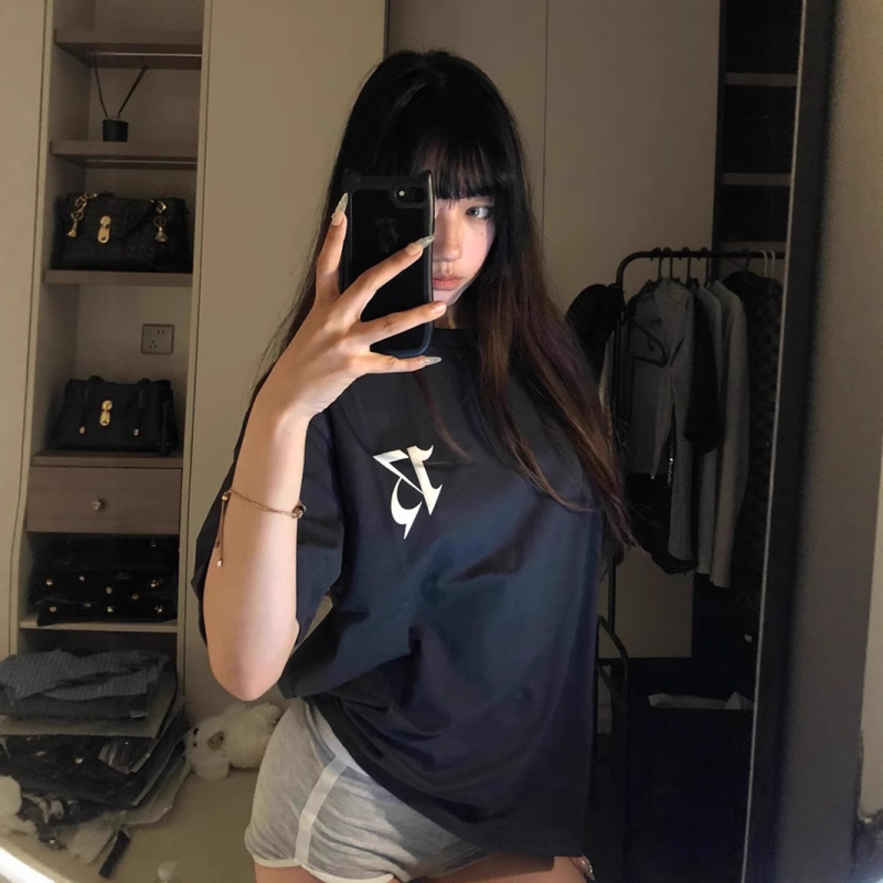 Milk-silk póló, lazán szabott, rövid ujjú, kerek nyakú, szöveges nyomtatás, közép hosszú 65-80 cm, Harajuku stílus