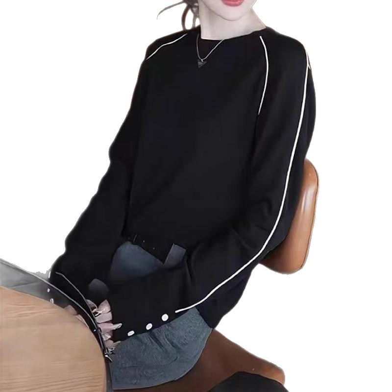 Hosszú ujjú T-shirt kerek nyakkal, viszkóz alapanyag, hímzés, egyszínű kivitel