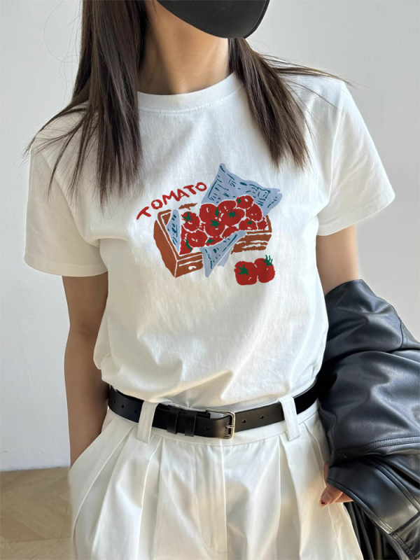 Pamučna majica slobodnog kroja, okrugli izrez, kratki rukavi, gradski stil