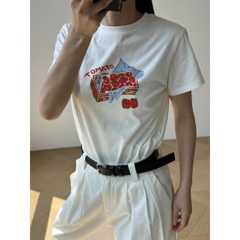 Pamučna majica slobodnog kroja, okrugli izrez, kratki rukavi, gradski stil
