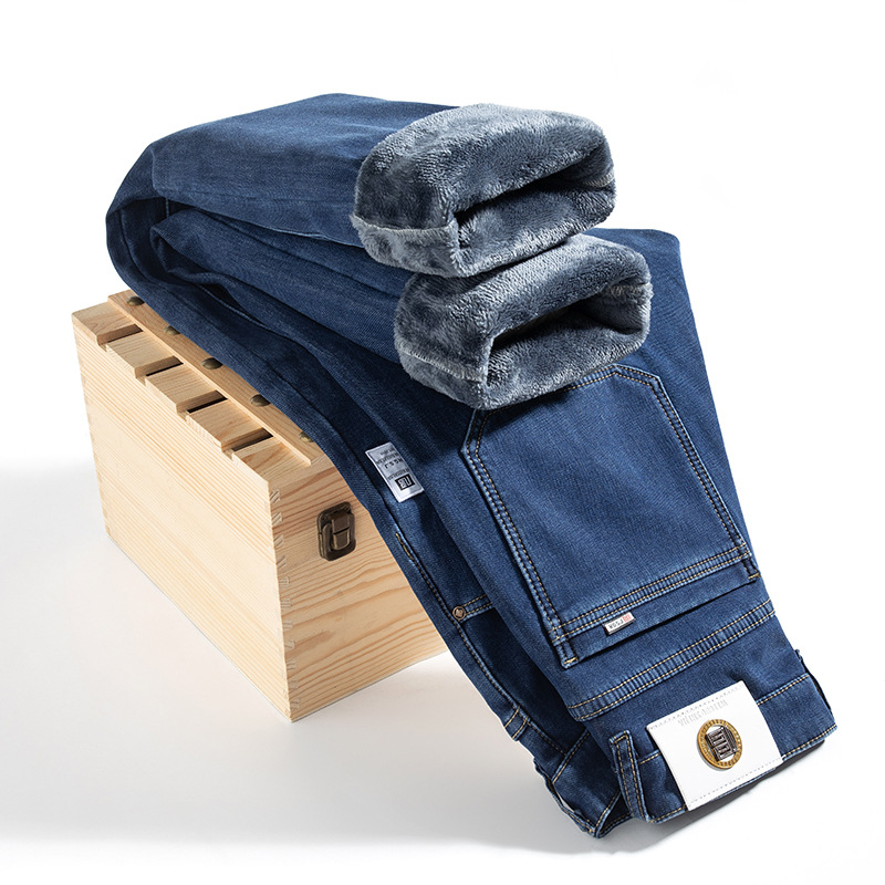 Pánske riflové nohavice s fleecovou podšívkou na zimu 2025, rovný strih, stredný pás, bavlno-polyesterová zmes s jemnou pružnosťou