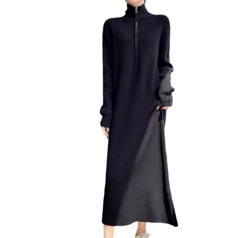 Kootud kleit polo krae ja raglanvarrukatega – keskmise pikkusega, sirge lõige igapäevaseks kandmiseks.